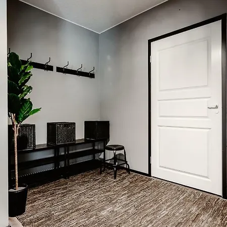 Solo Traveller's Dream - Designer Loft With Free Parking Penzion *