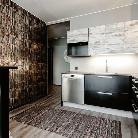 Solo Traveller's Dream - Designer Loft With Free Parking Penzion *
